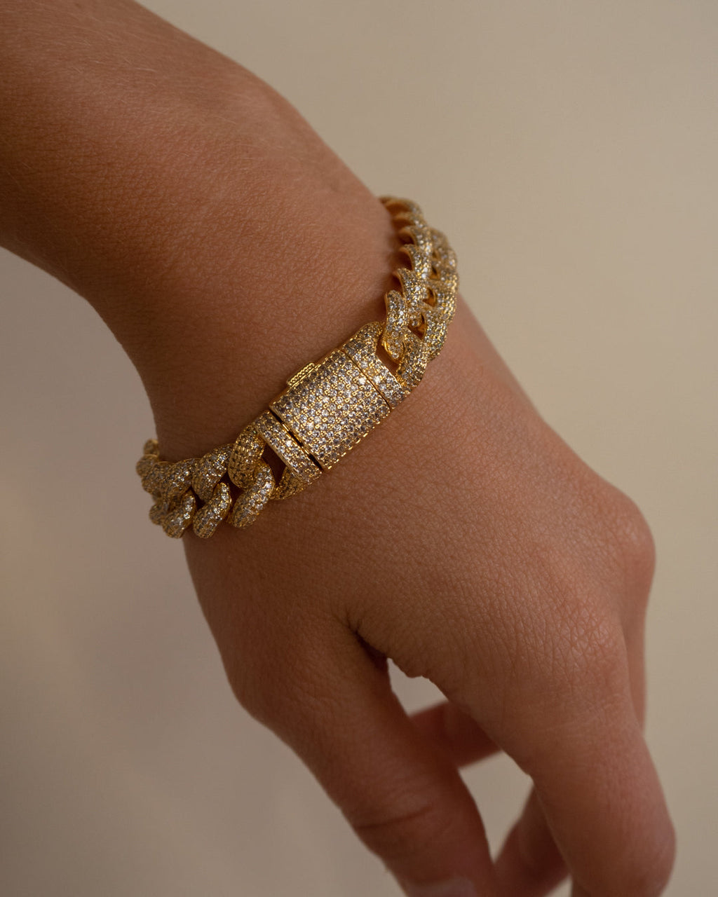 Pavé Cuban Link Bracelet - Gold — alternate view