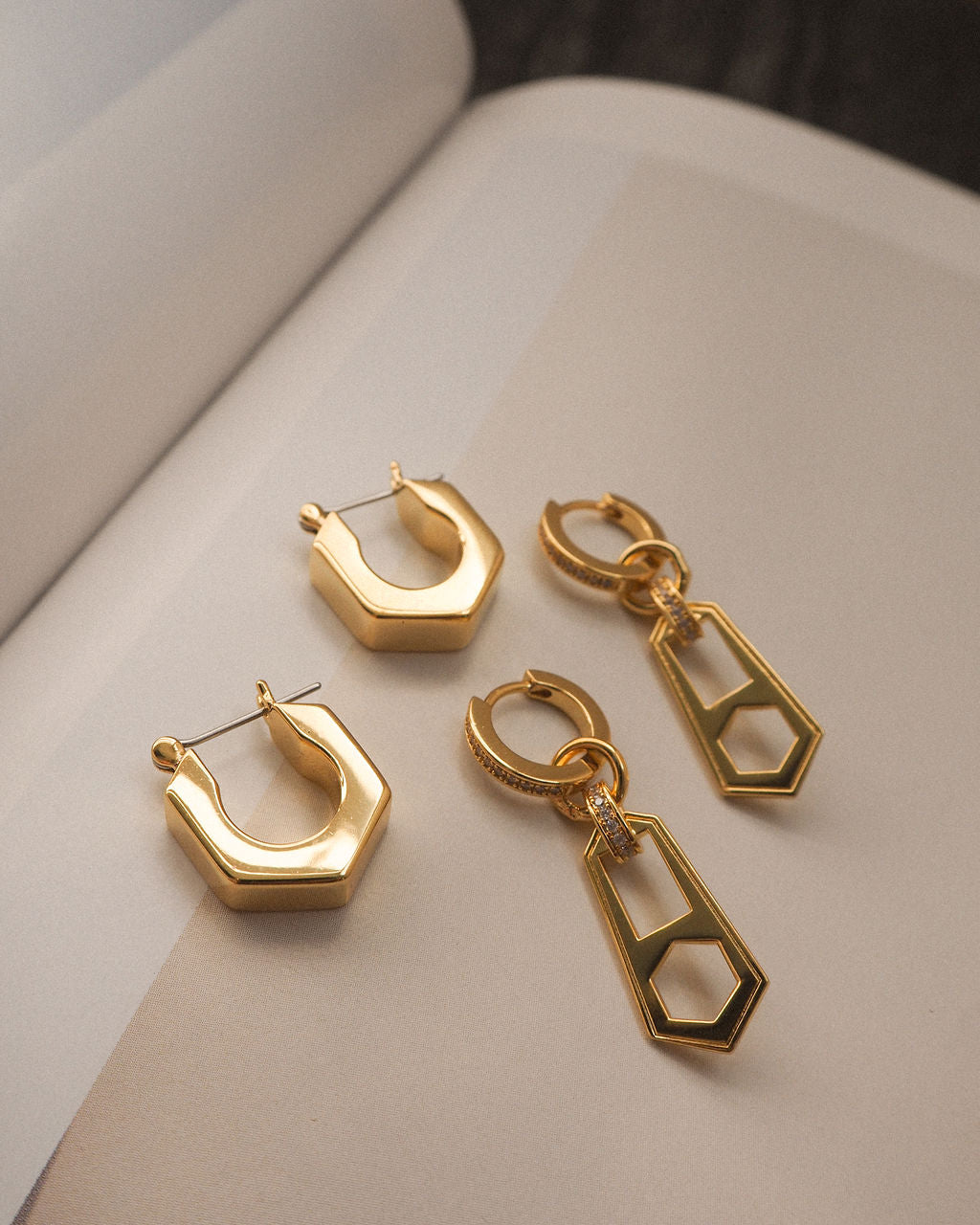 Zipper Hoops - Gold — detail view 2