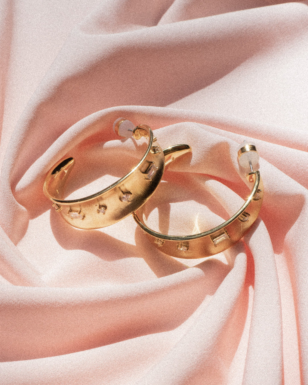 Mixte Statement Hoops - Gold — another angle