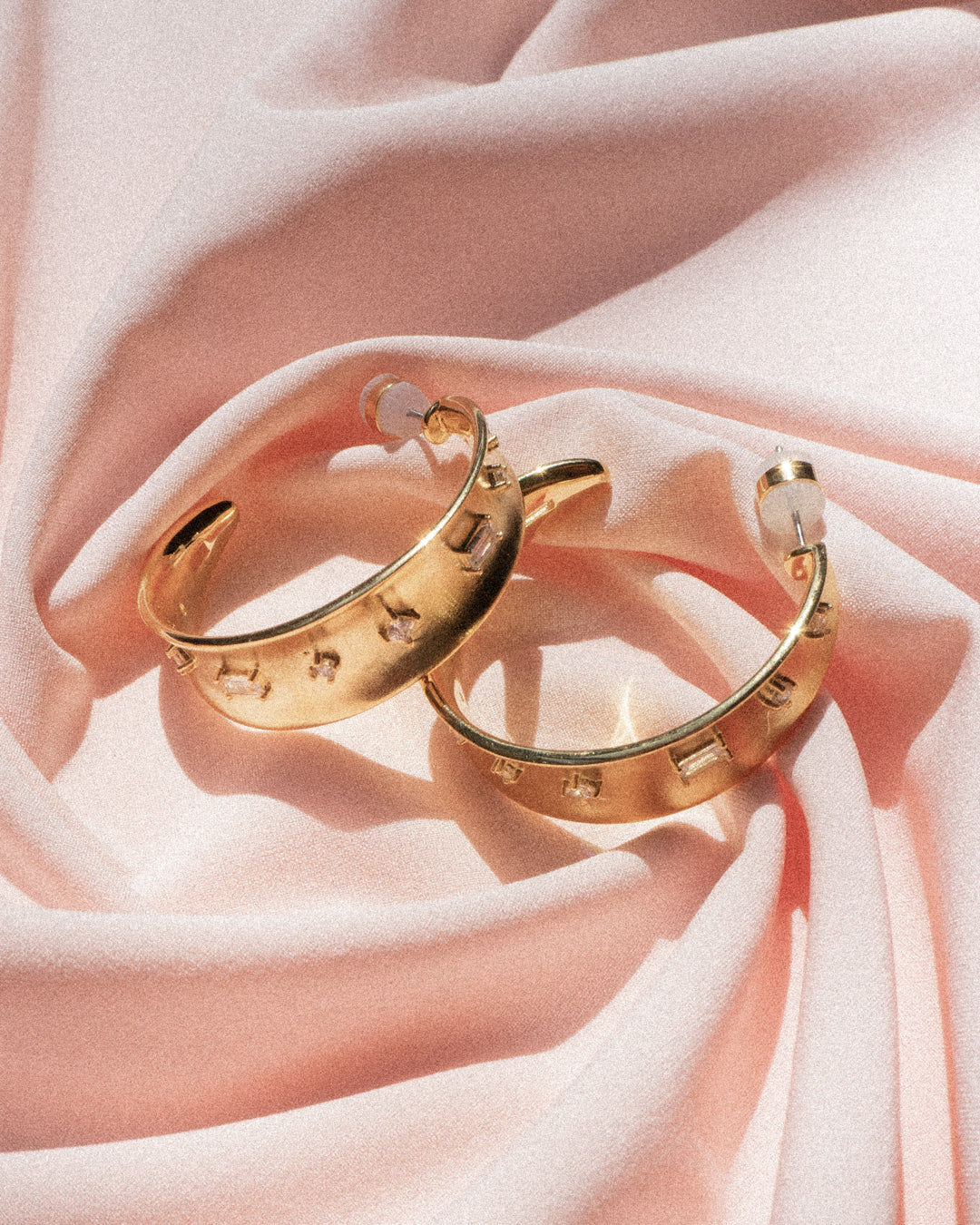 Mixte Statement Hoops - Gold — another angle