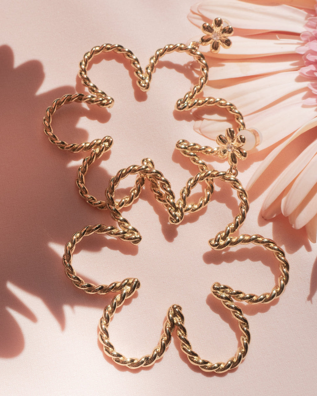 Daisy Rope Earrings - Gold — detail view