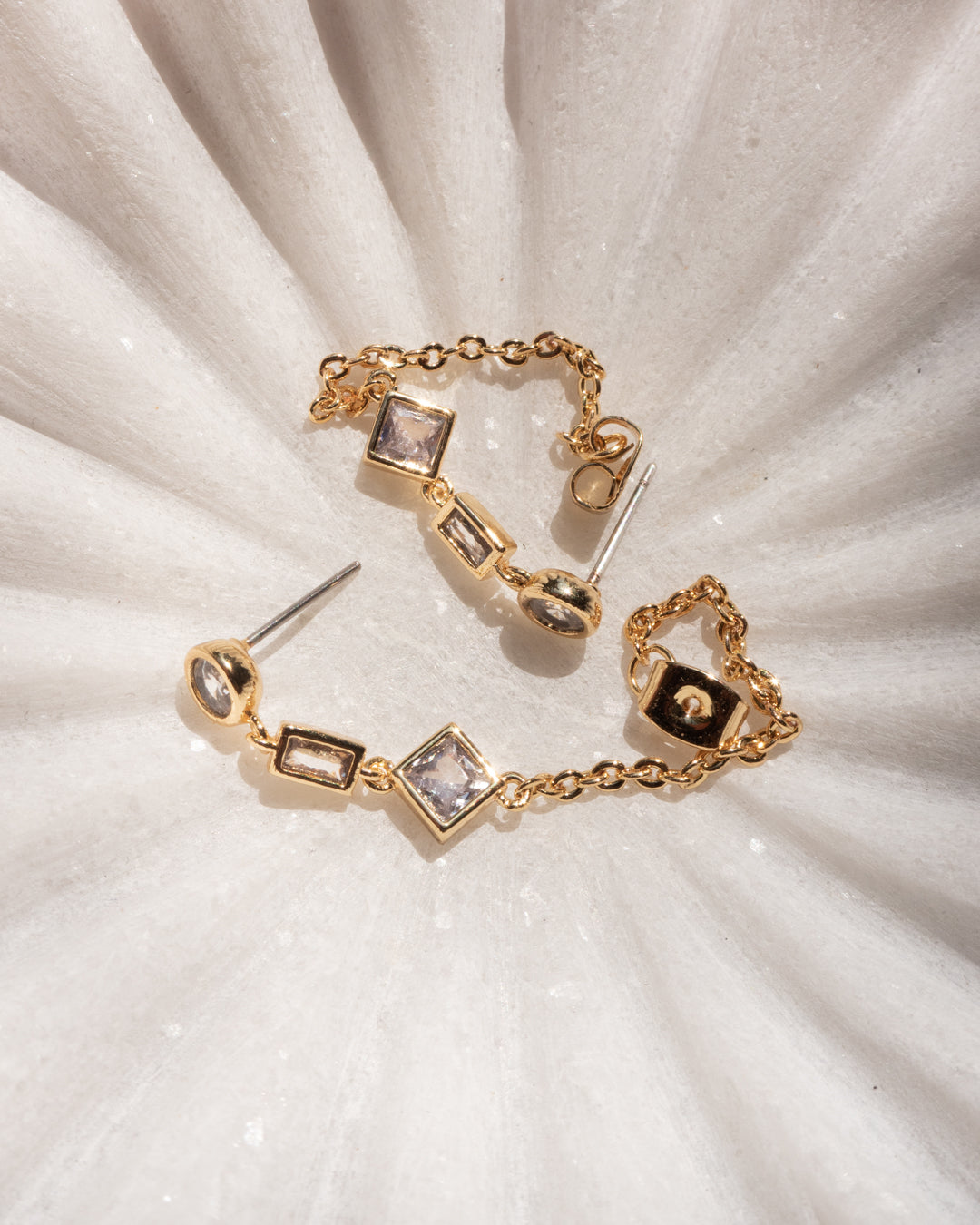 Mixte Chain Studs - Gold — detail view