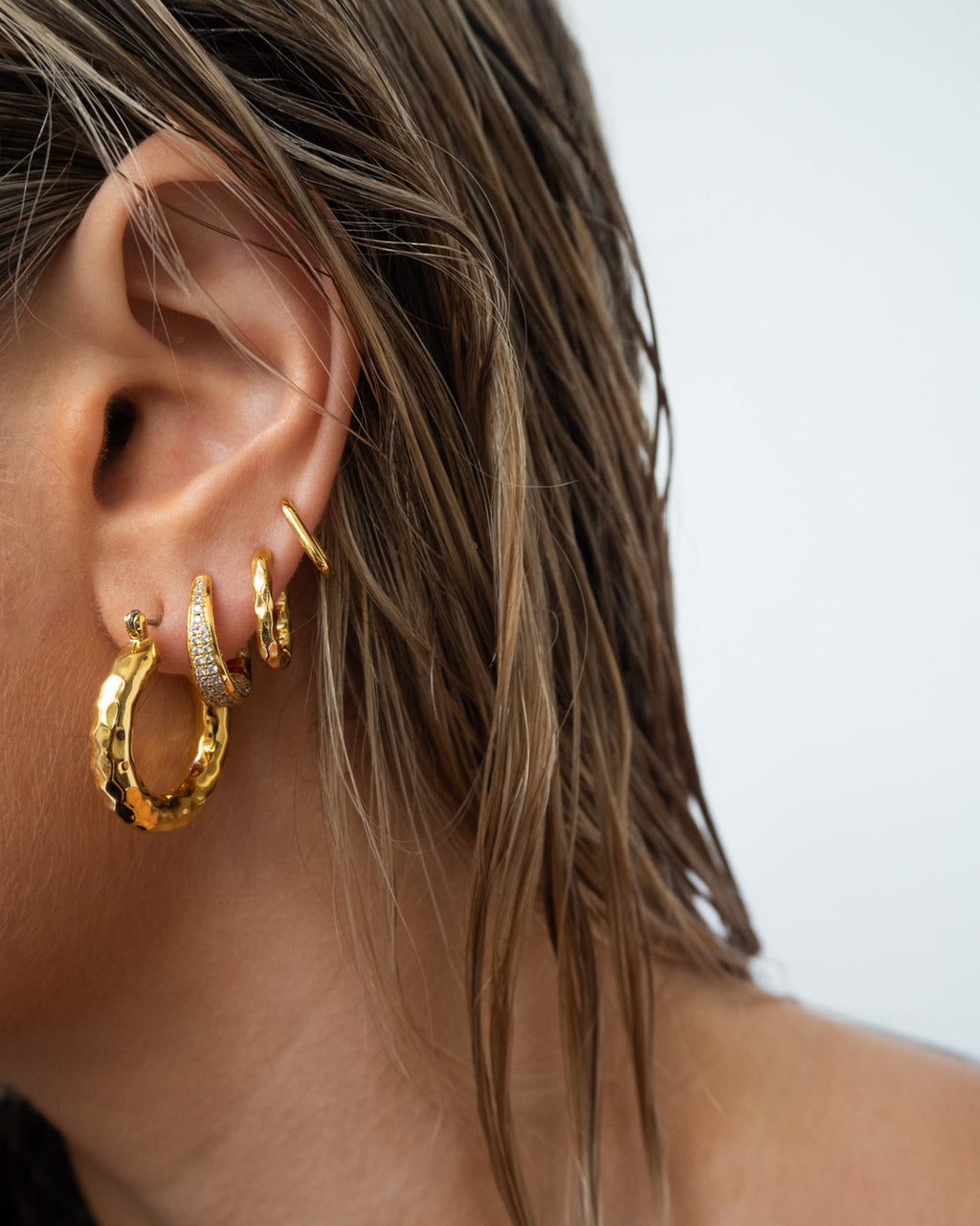Hammered Chain Link Huggies - Gold — another angle