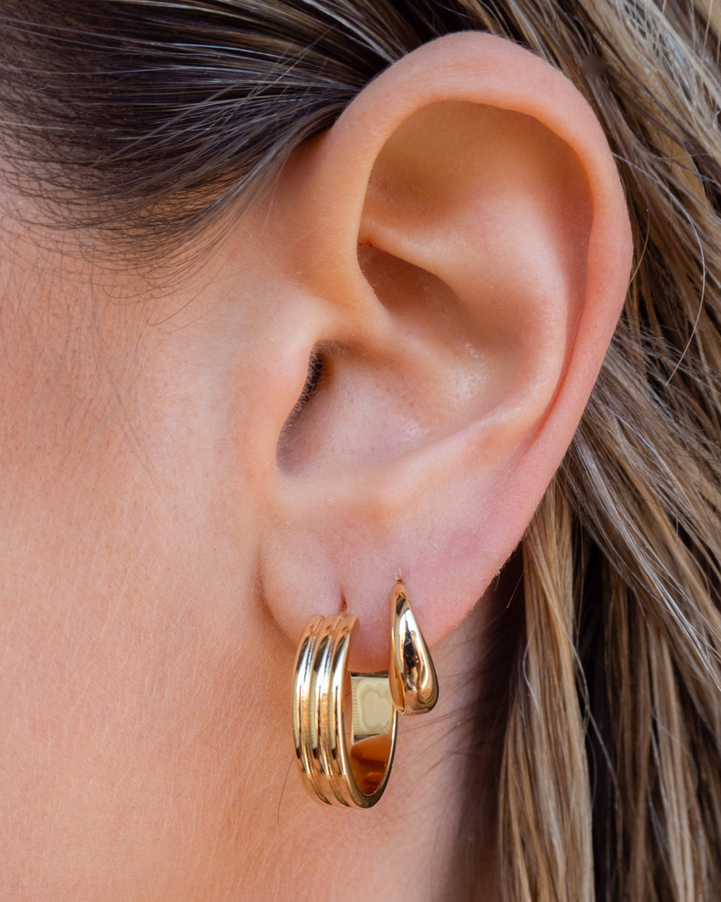 Eloise Hoops - Gold — detail view