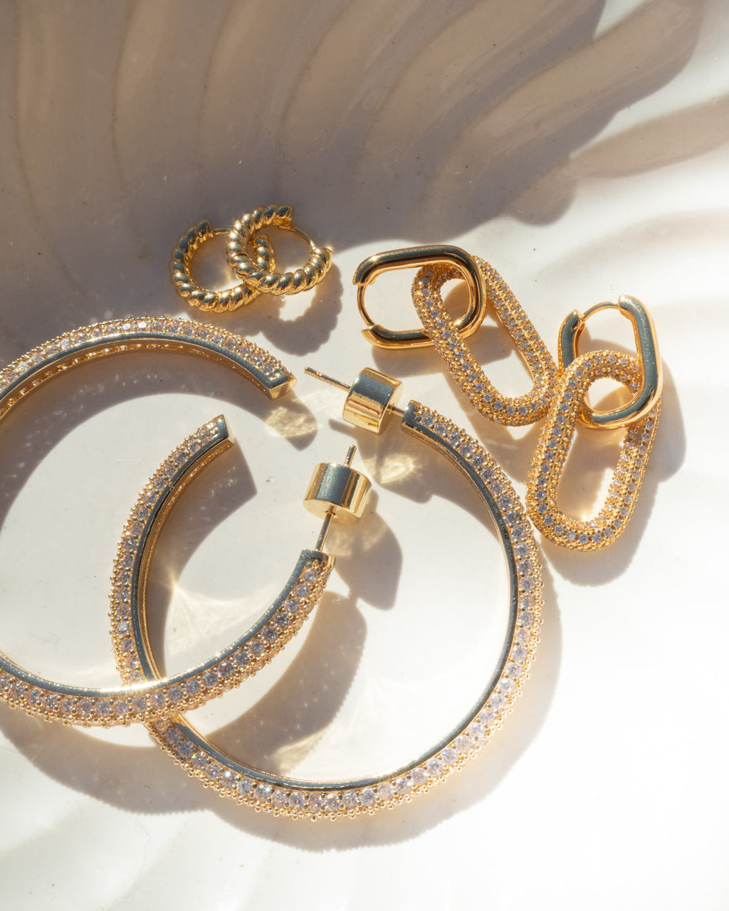 Pavé Josephine Hoops - Gold — alternate angle