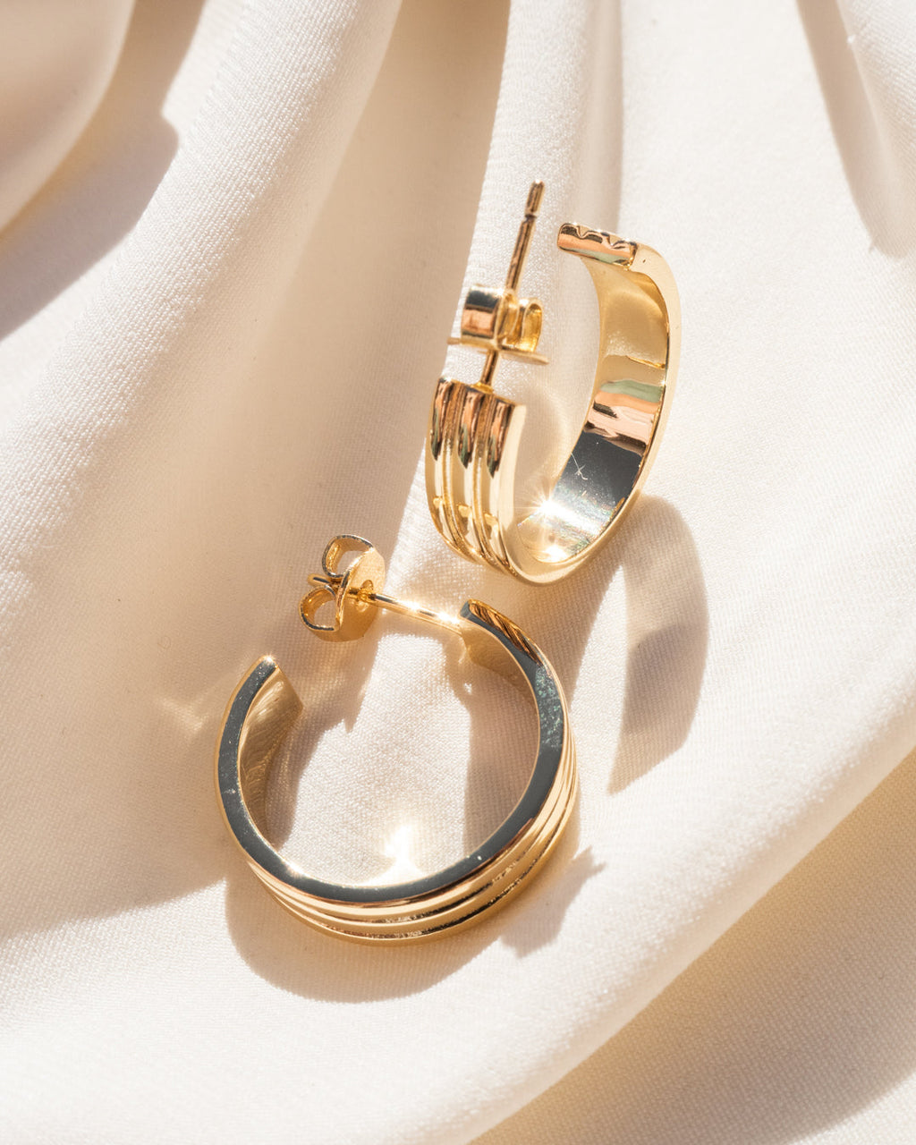 Bridgette Hoops - Gold — alternate angle 2