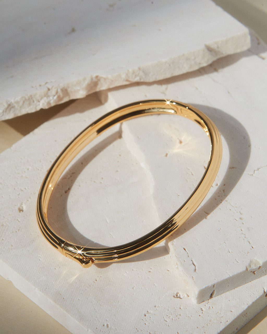 Remy Hinge Bracelet — detail view