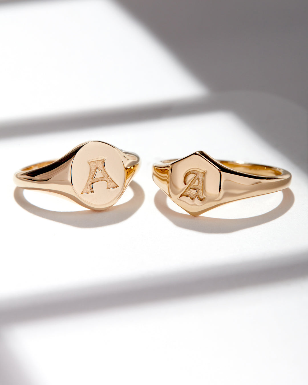 Oval Signet Ring [Vintage] — another angle 2