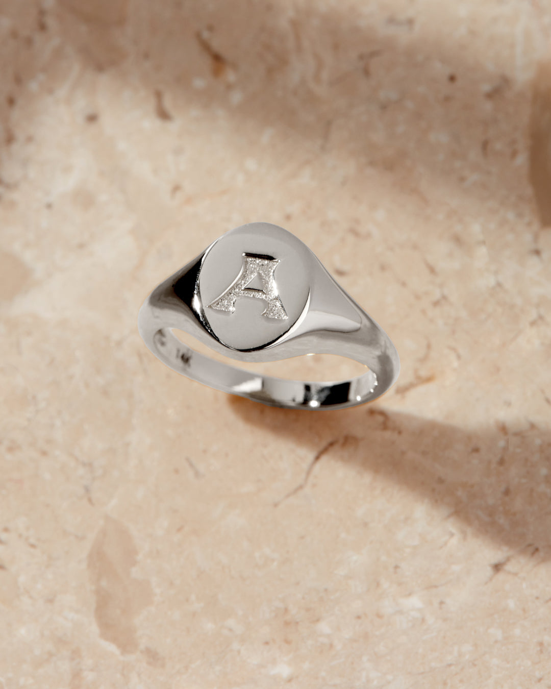 Oval Signet Ring [Vintage] — detail view