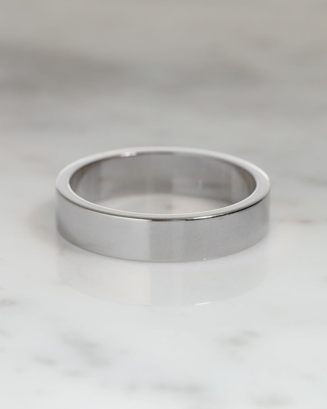 Classique Cigar Band- 4mm in Gold - Rings — alternate view