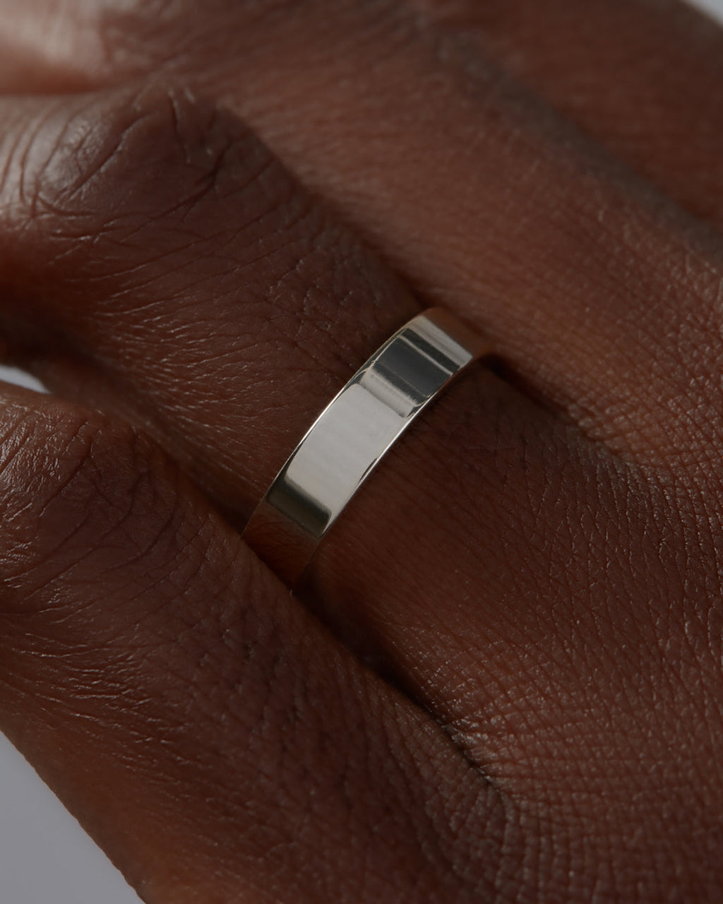 Classique Cigar Band- 4mm in Gold - Rings — alternate view 2