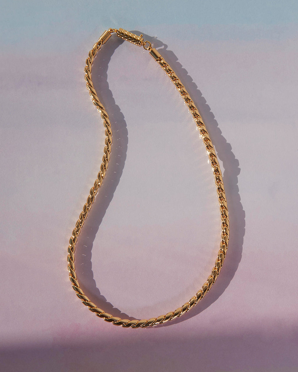 Daisy Rope Chain in Gold — detail view