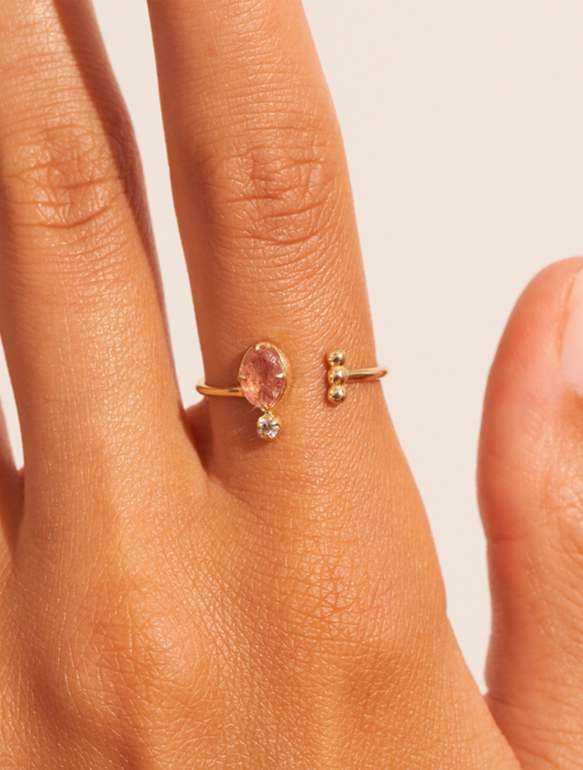 Mani Ring - Quartz Fraise - alternate view
