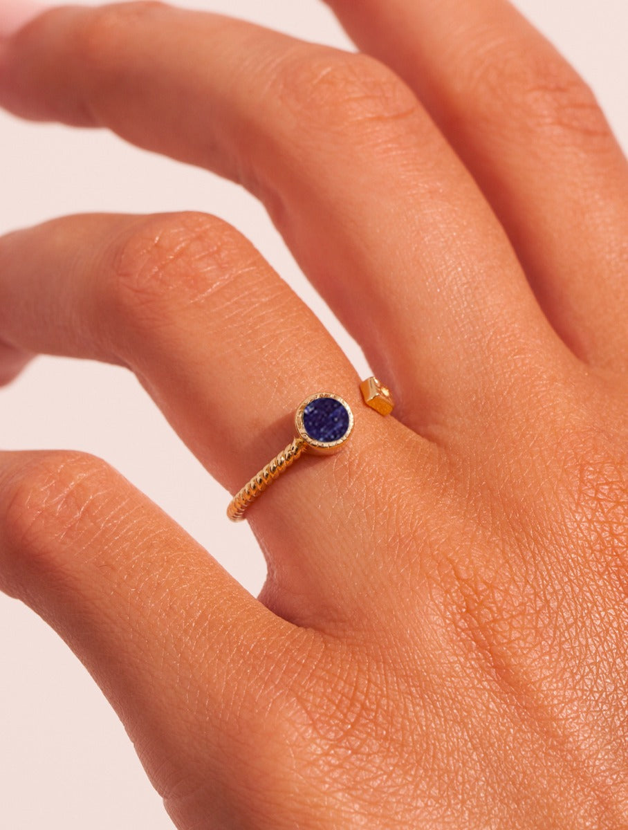 Livy Ring - Saphir - alternate view