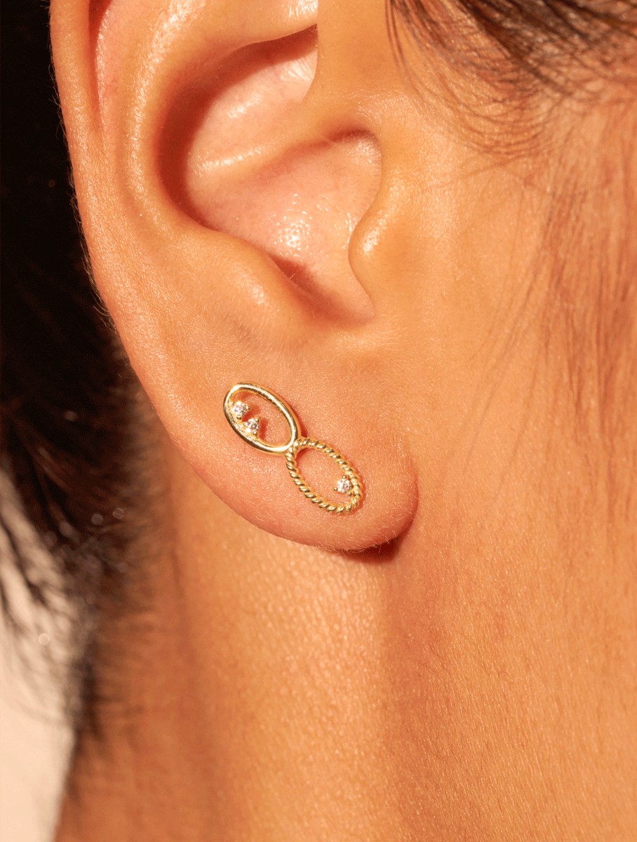 Puces Koyah - Zircons White - alternate view