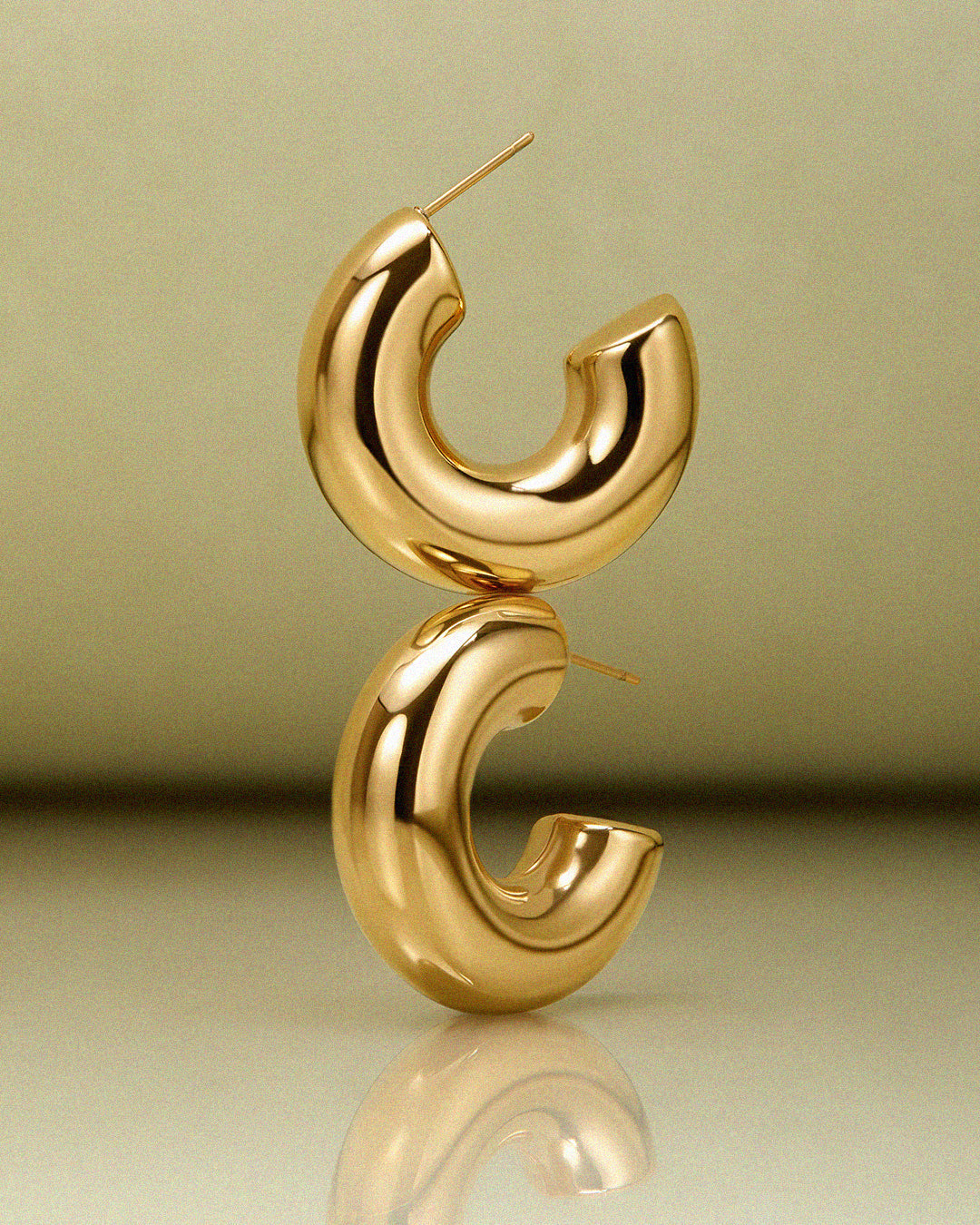 Noemi Hoops - Gold — another angle