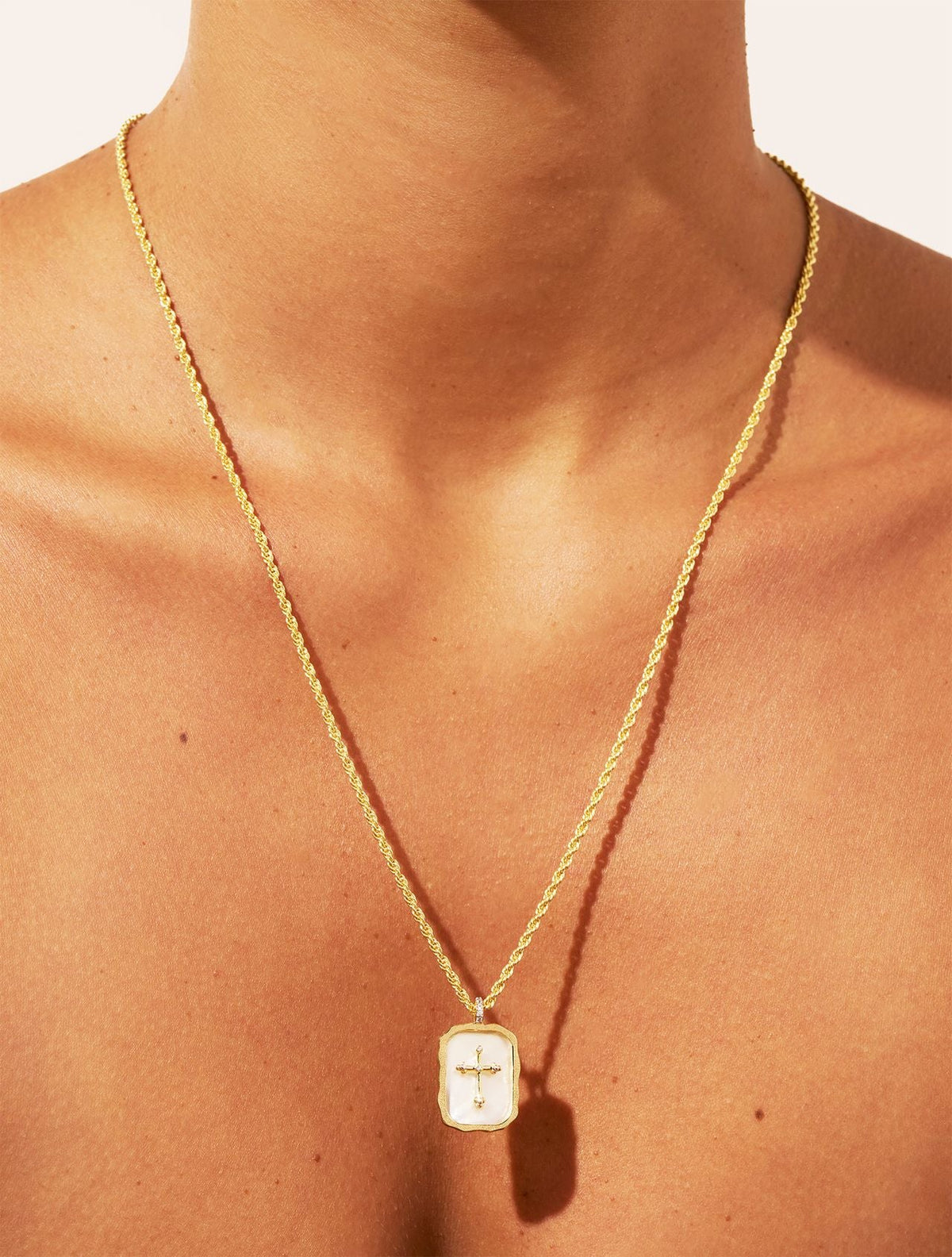 Manifeste Necklace - Cross - detail view