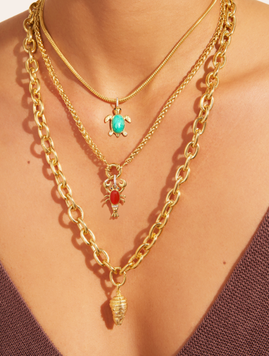 Toteme Pendant - Lobster - detail view