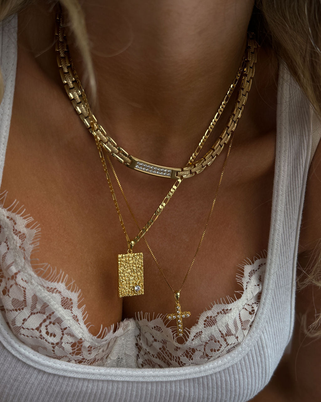 Joni Necklace - Gold — alternate view 2